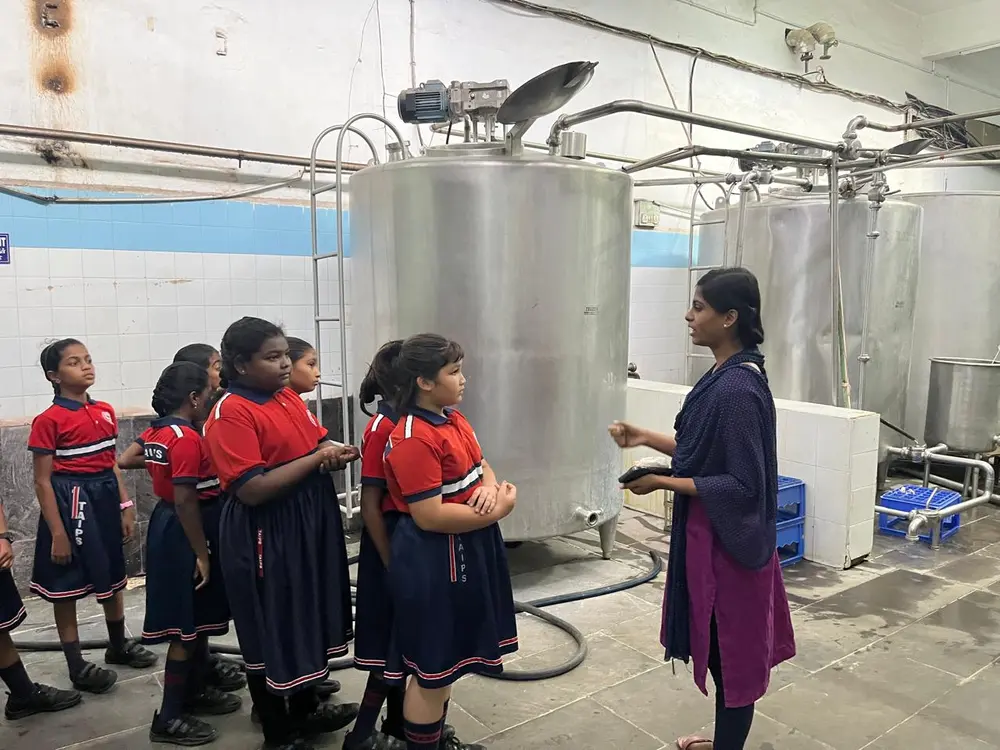 Visited the Aavin Milk Parlour Grade 5